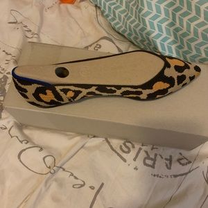 Single left foot Rothy’s Big Cat point 8